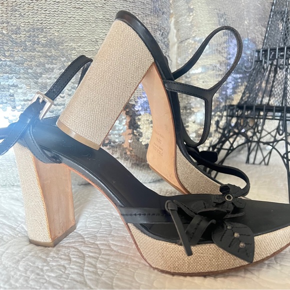 Prada heels - Picture 3 of 9